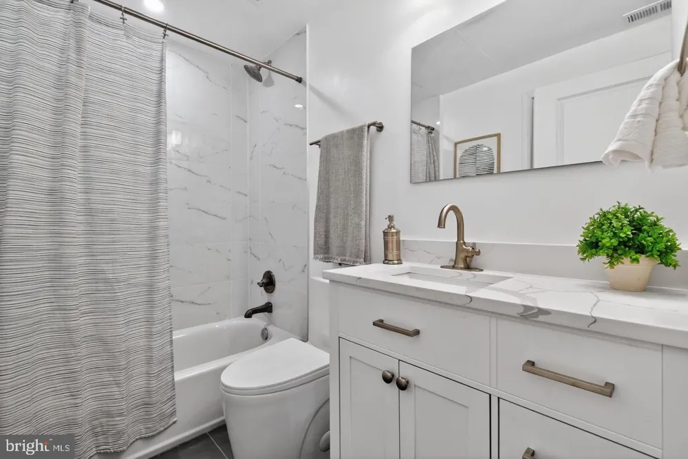 1516 C STREET NE Washington, DC 20002