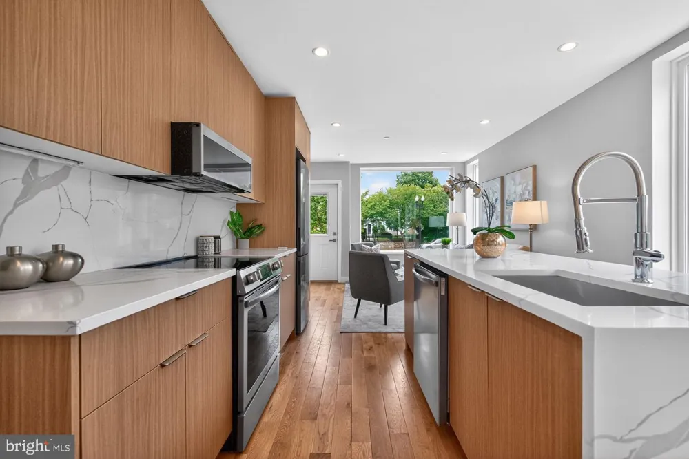 1516 C STREET NE Washington, DC 20002