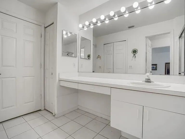 613 NW San Remo Circle Port St. Lucie, FL 34986