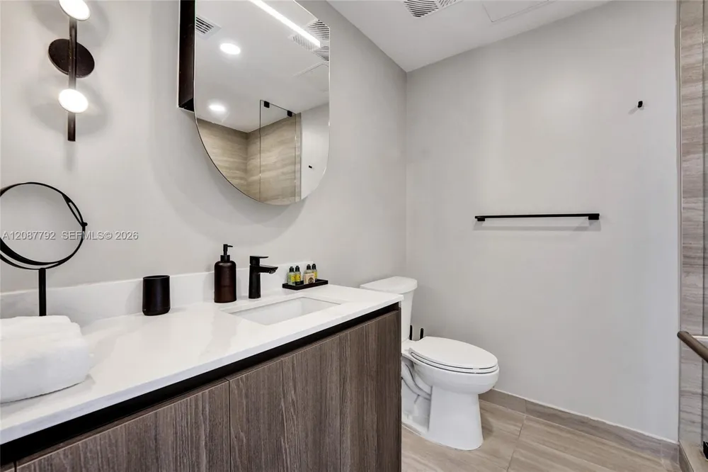 580 72 unit 1110 #1110 Miami, FL 33141