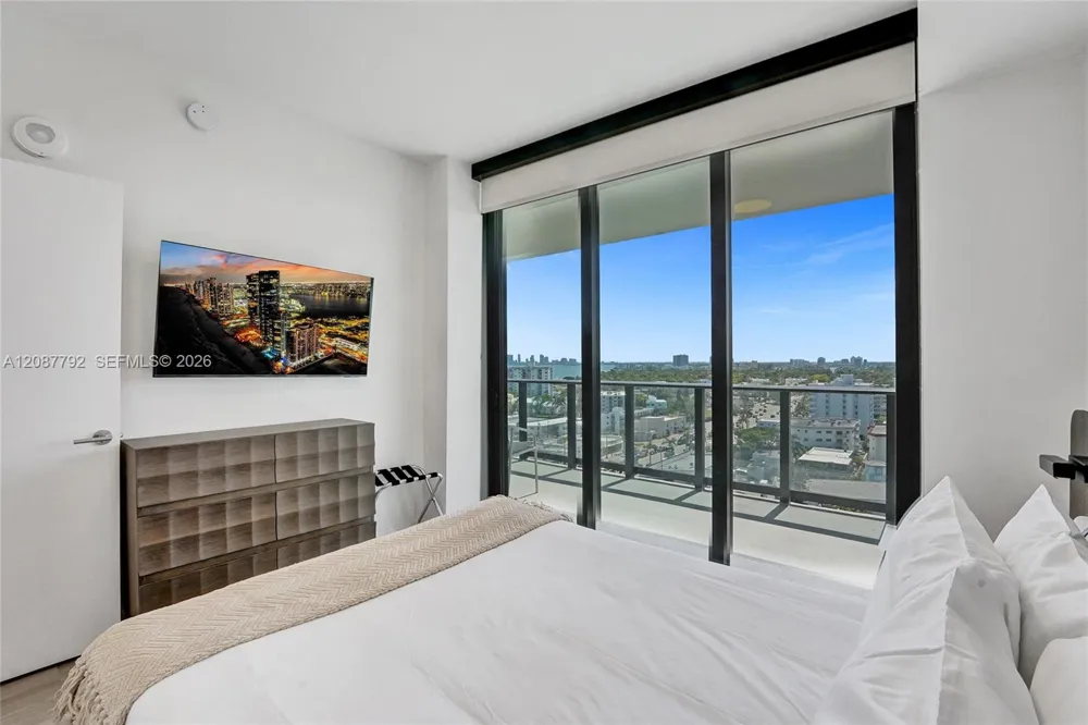 580 72 unit 1110 #1110 Miami, FL 33141