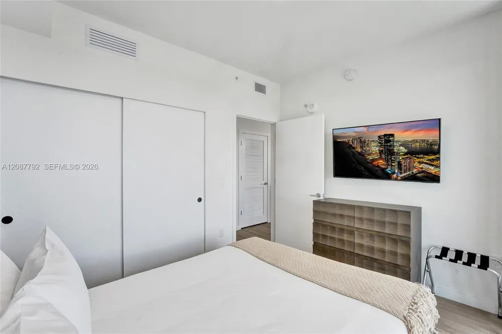 580 72 unit 1110 #1110 Miami, FL 33141