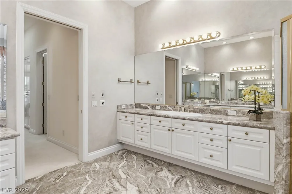 2017 Eagle Trace Way Las Vegas, NV 89117