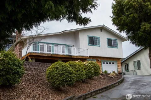 8061 Chinook Way