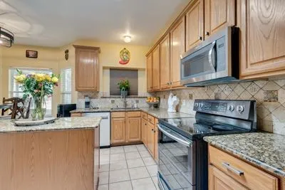 6405 Creekbend Court Arlington, TX 76001
