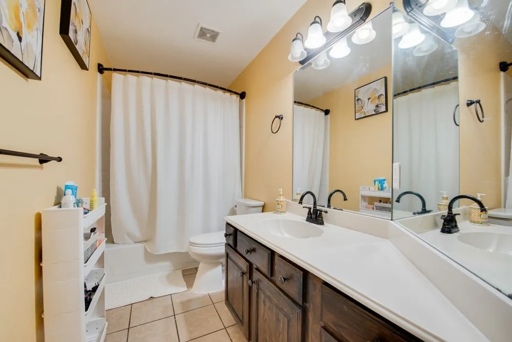6405 Creekbend Court Arlington, TX 76001