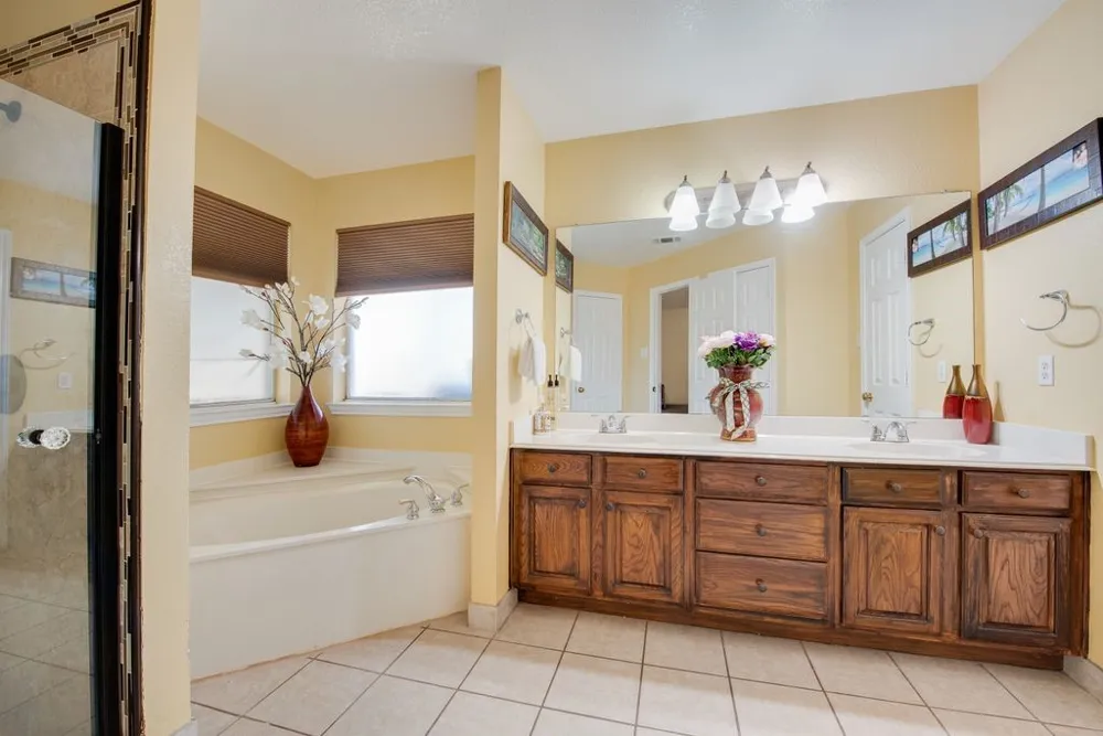 6405 Creekbend Court Arlington, TX 76001