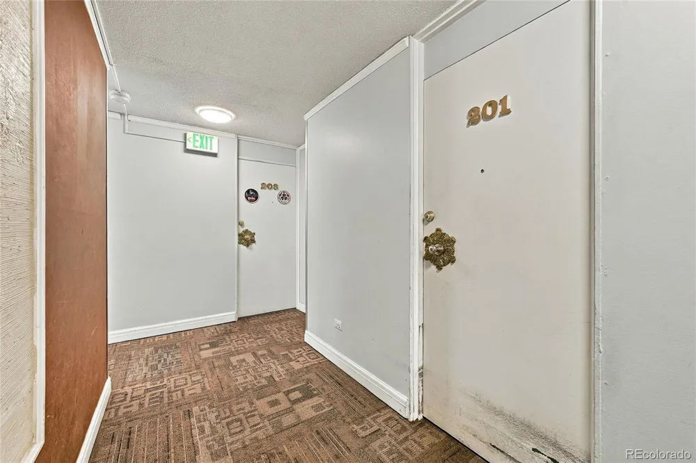 799 Dahlia Street #201 Denver, CO 80220