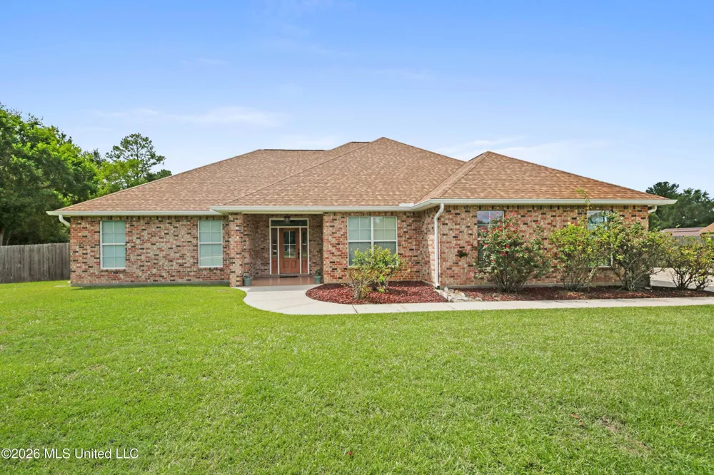 12231 E Pointe Drive Picayune, MS 39466