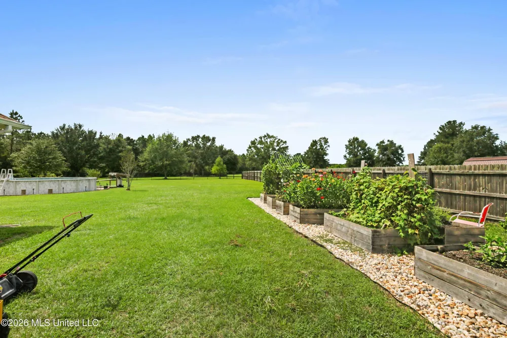 12231 E Pointe Drive Picayune, MS 39466