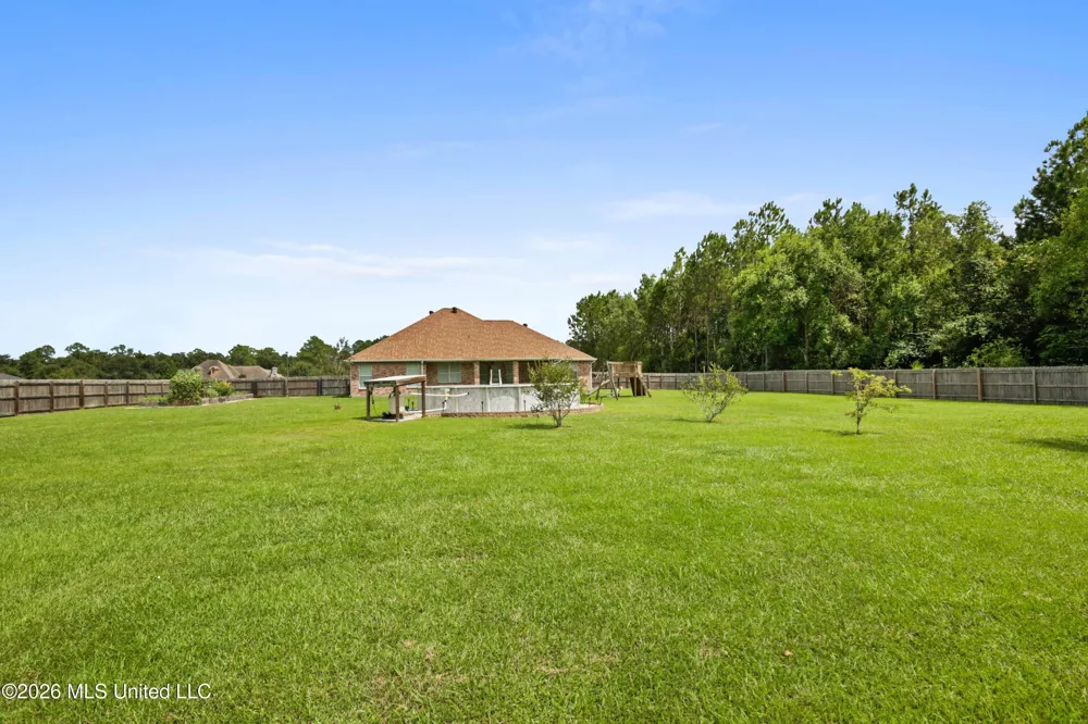 12231 E Pointe Drive Picayune, MS 39466