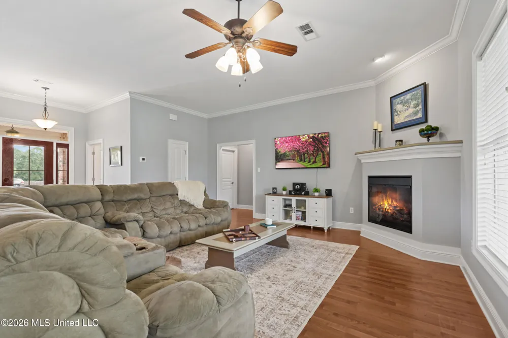 12231 E Pointe Drive Picayune, MS 39466