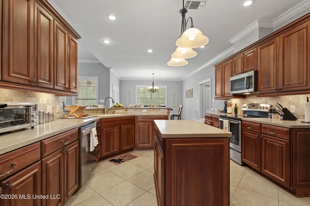 12231 E Pointe Drive Picayune, MS 39466