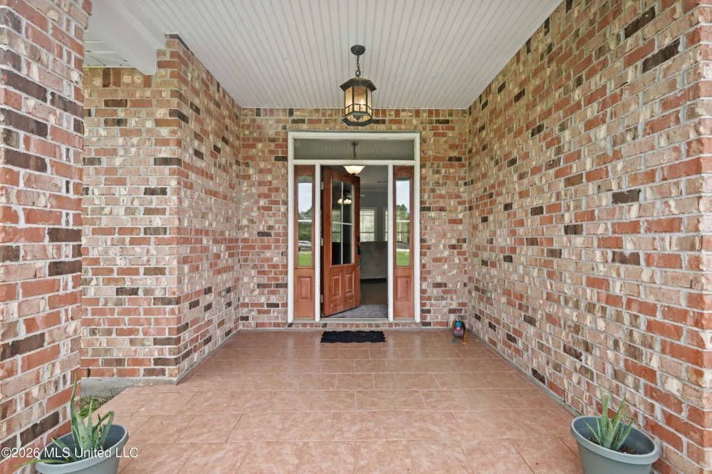 12231 E Pointe Drive Picayune, MS 39466