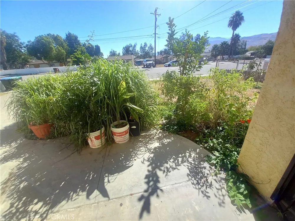 321 Park Banning, CA 92220