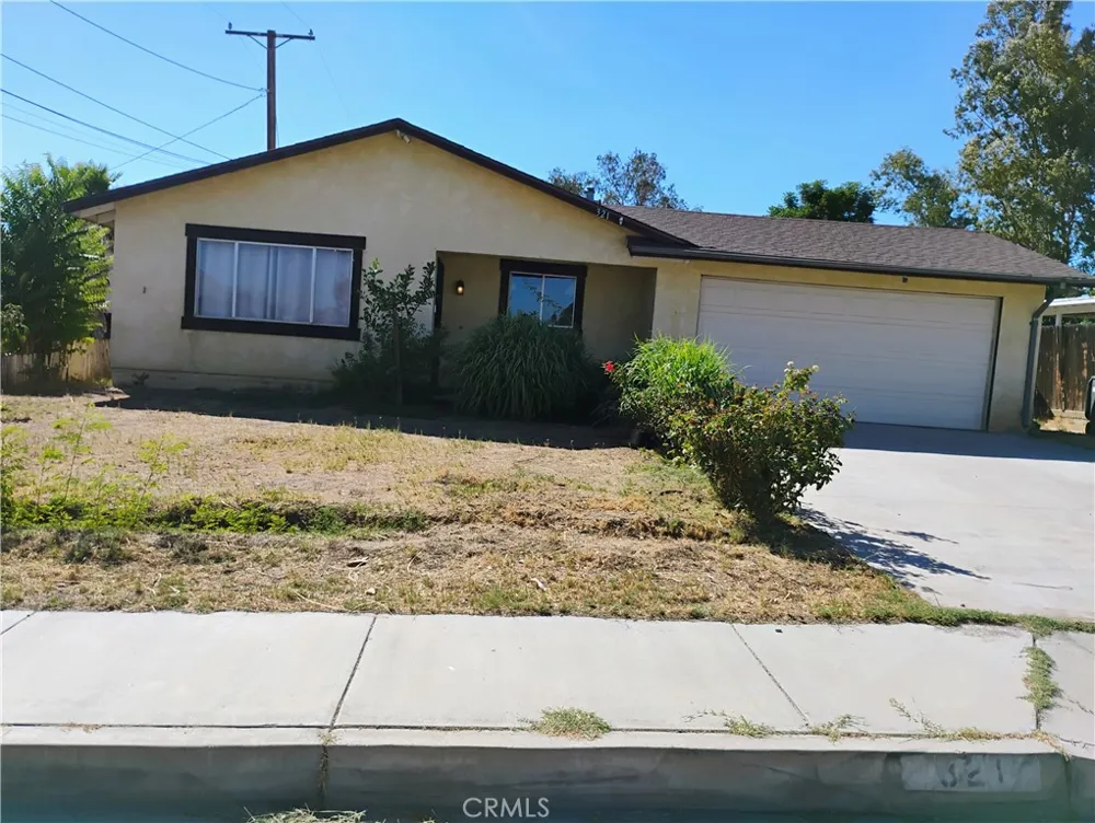 321 Park Banning, CA 92220