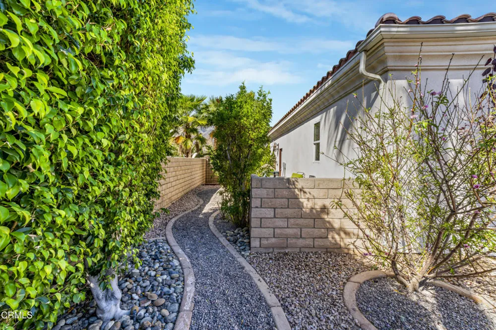 2250 Hermosa Drive Palm Springs, CA 92262