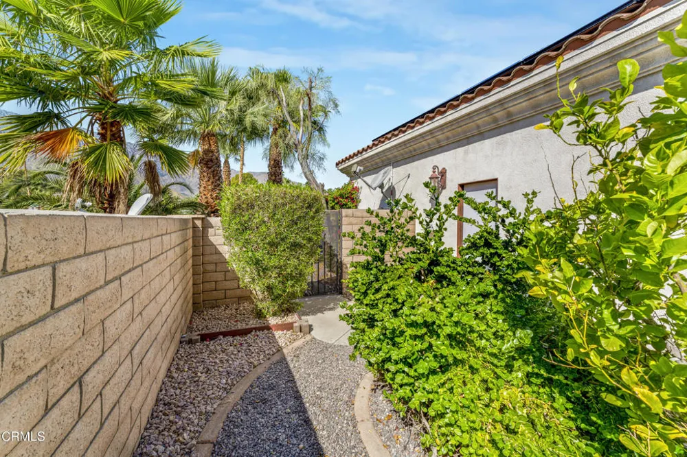 2250 Hermosa Drive Palm Springs, CA 92262