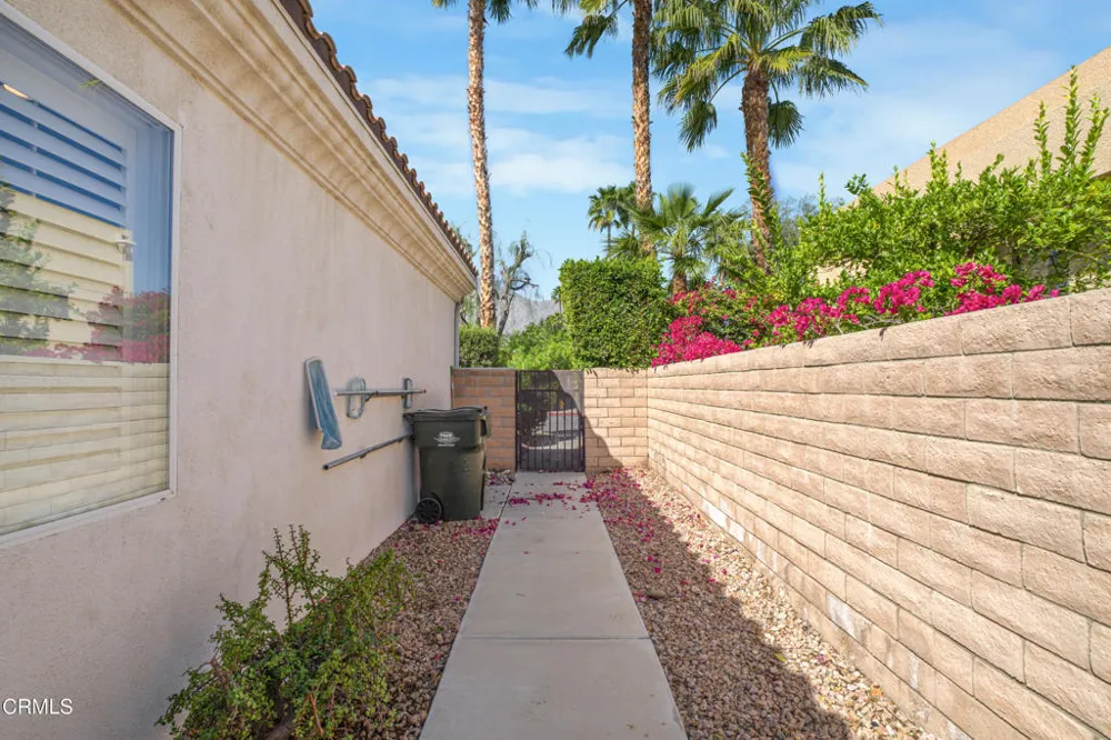 2250 Hermosa Drive Palm Springs, CA 92262