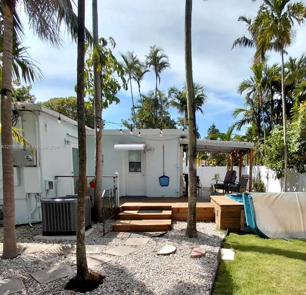 1623 Plunkett St #W Hollywood, FL 33020
