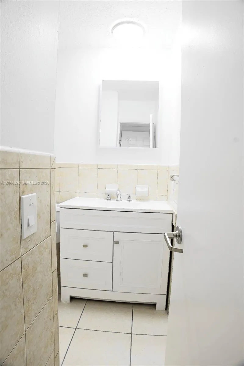 4271 NW 11th St #2 Miami, FL 33126