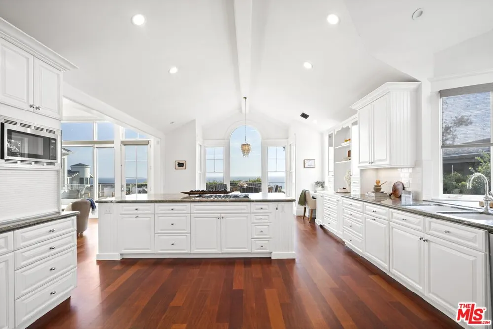 7335 Birdview Avenue Malibu, CA 90265