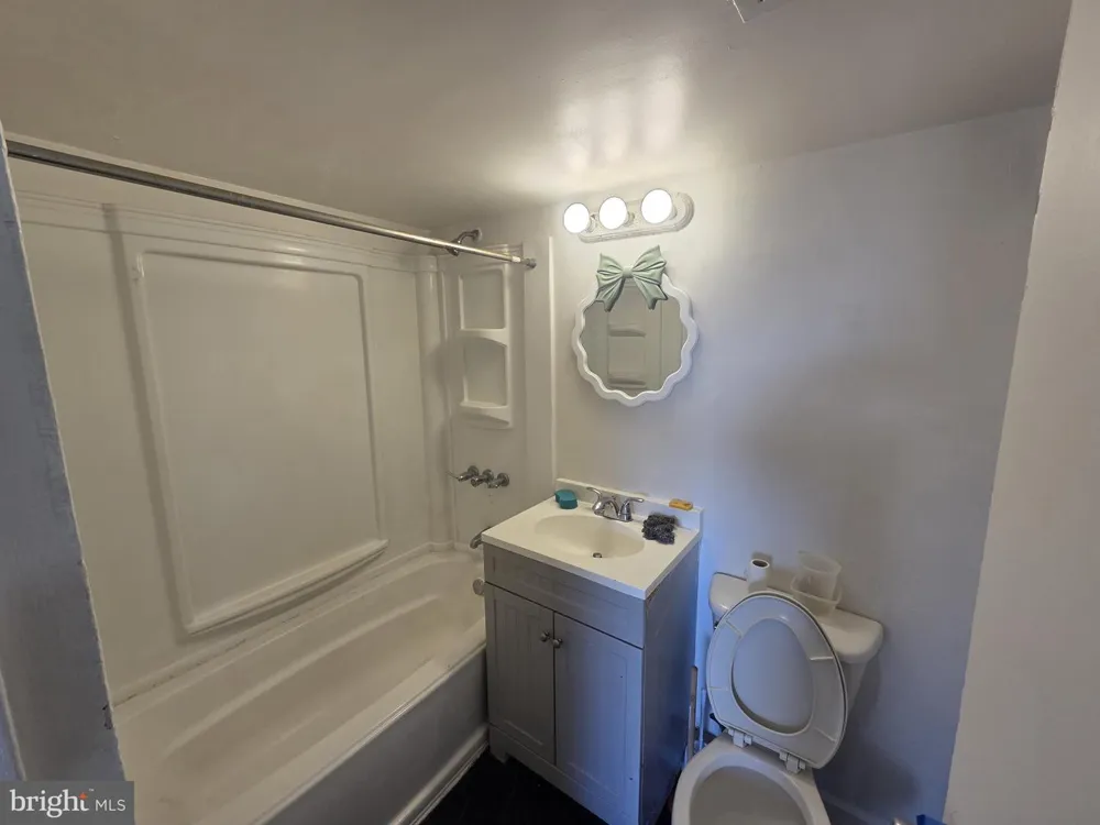 5801 QUANTRELL AVENUE #508 Alexandria, VA 22312