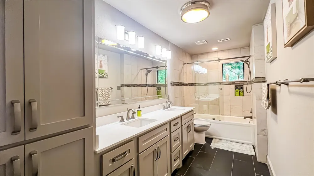 1106 Kipp Avenue Kemah, TX 77565