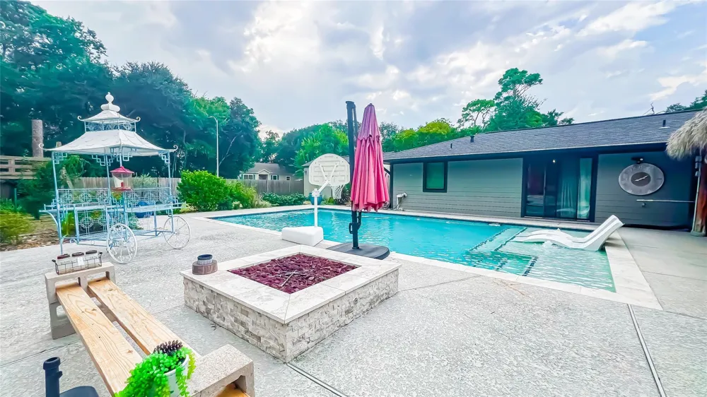 1106 Kipp Avenue Kemah, TX 77565