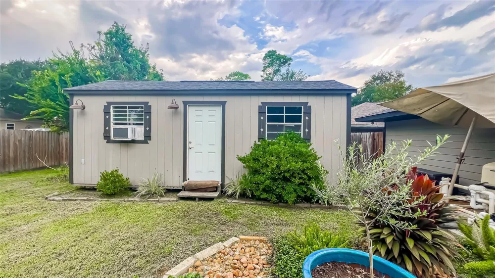 1106 Kipp Avenue Kemah, TX 77565