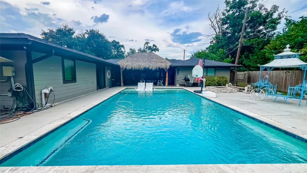 1106 Kipp Avenue Kemah, TX 77565