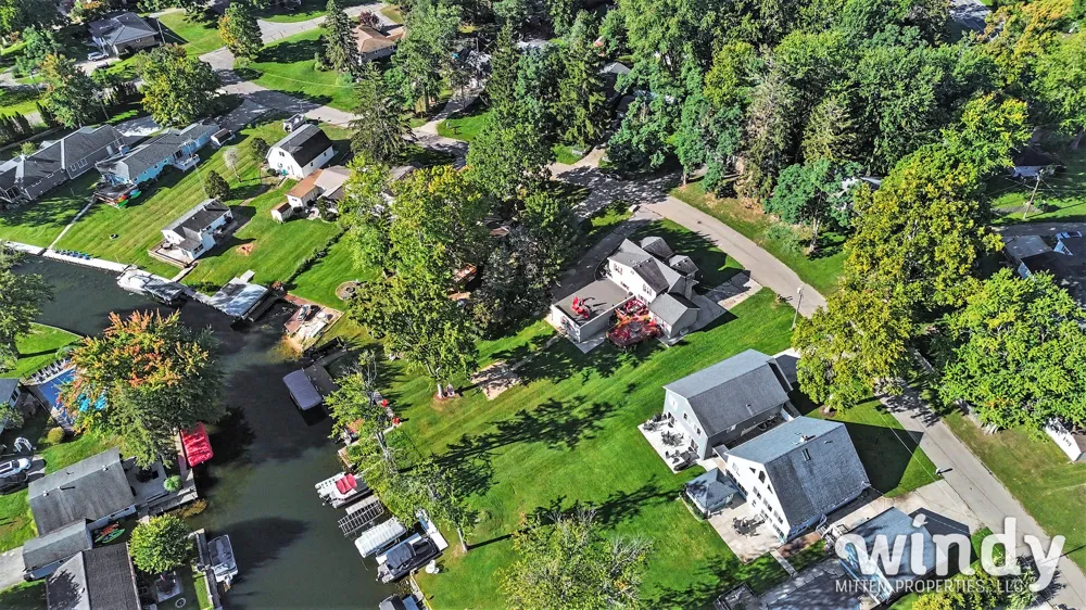 4971 Shoreview Drive Coloma Charter Township, MI 49038