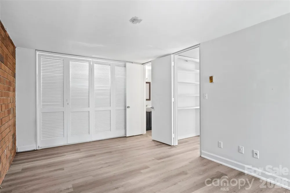 1805 S Hawthorne Road Winston Salem, NC 27103