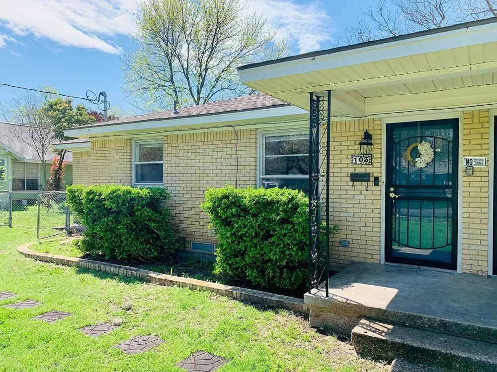103 Lewis Street #A Waxahachie, TX 75165