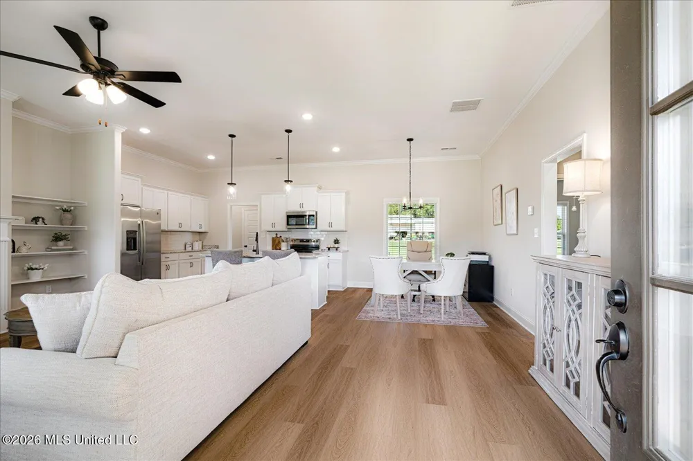 2294 Scott Mdws Lane Hernando, MS 38632