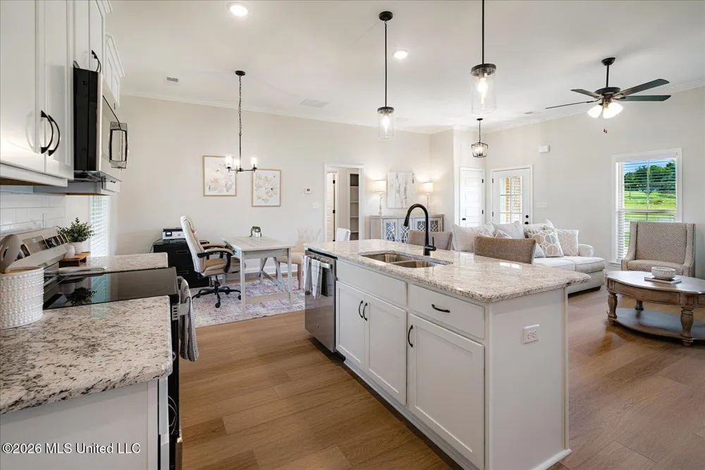 2294 Scott Mdws Lane Hernando, MS 38632