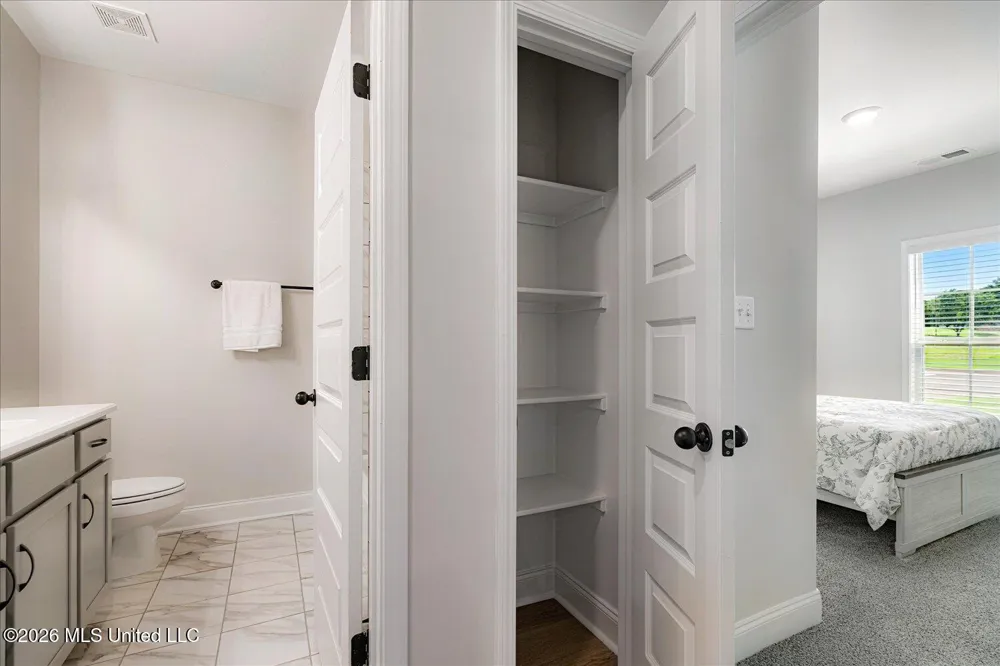 2294 Scott Mdws Lane Hernando, MS 38632