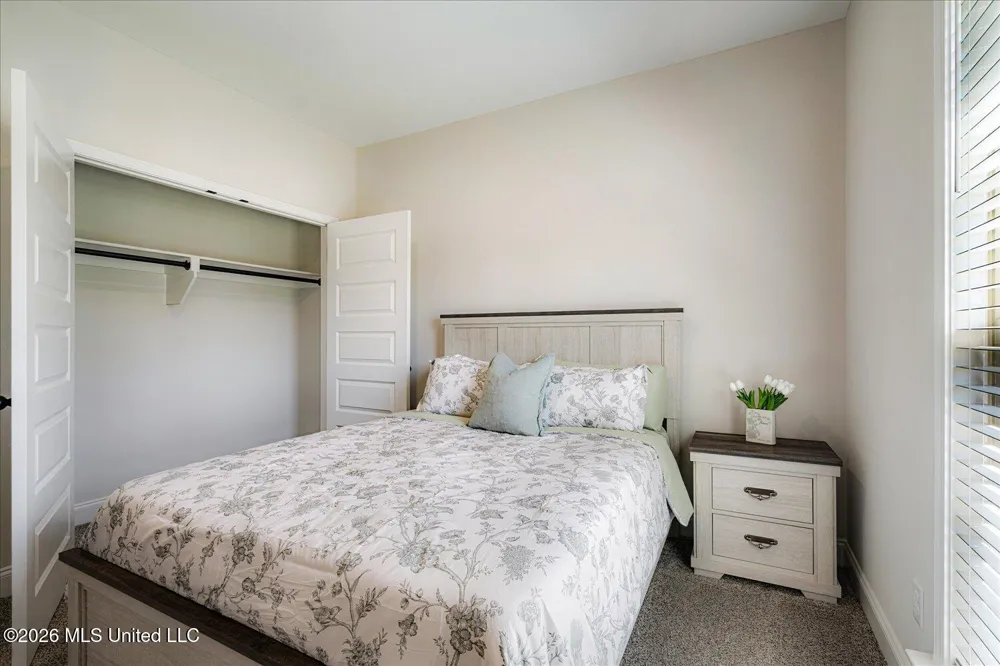 2294 Scott Mdws Lane Hernando, MS 38632