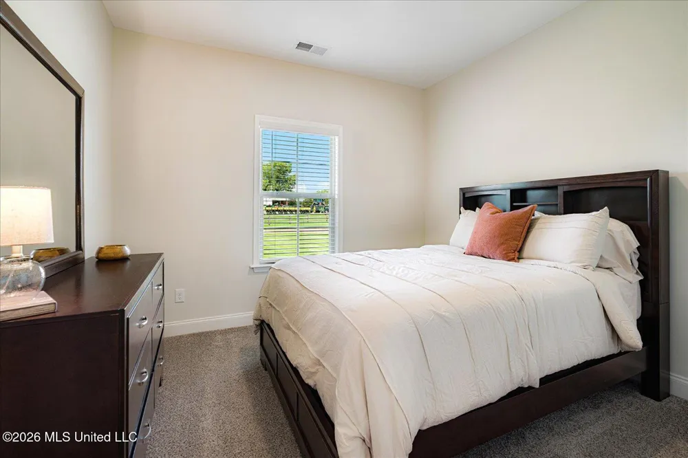 2294 Scott Mdws Lane Hernando, MS 38632