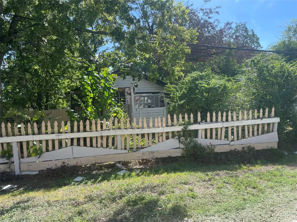12747 Bates Lane Stafford, TX 77477