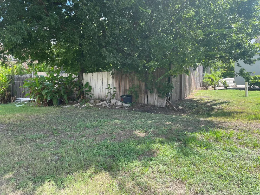 12747 Bates Lane Stafford, TX 77477
