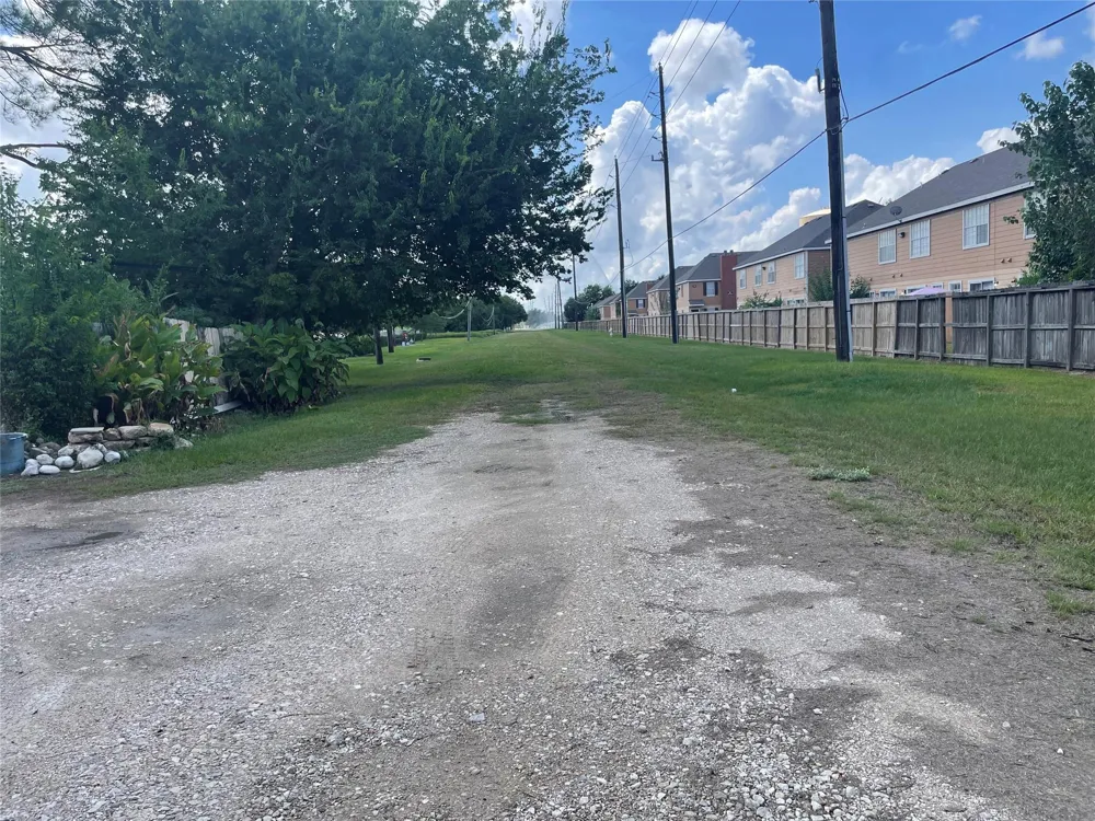 12747 Bates Lane Stafford, TX 77477