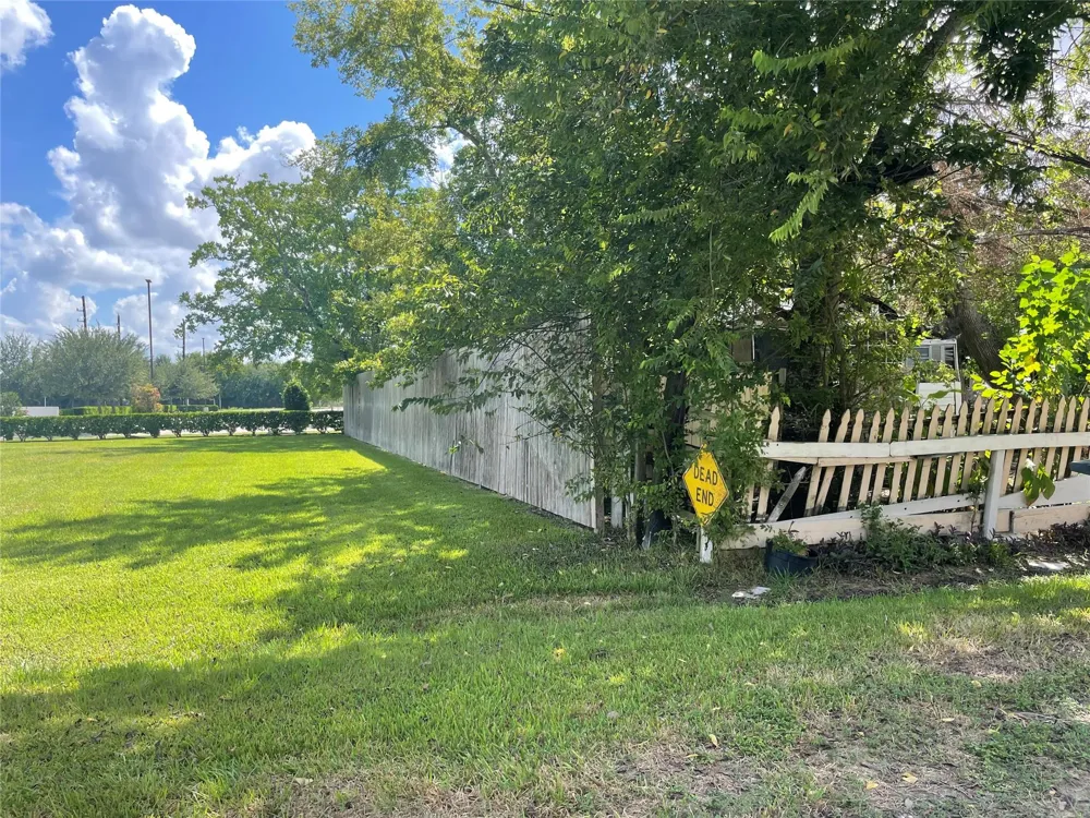 12747 Bates Lane Stafford, TX 77477