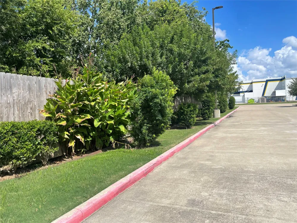12747 Bates Lane Stafford, TX 77477