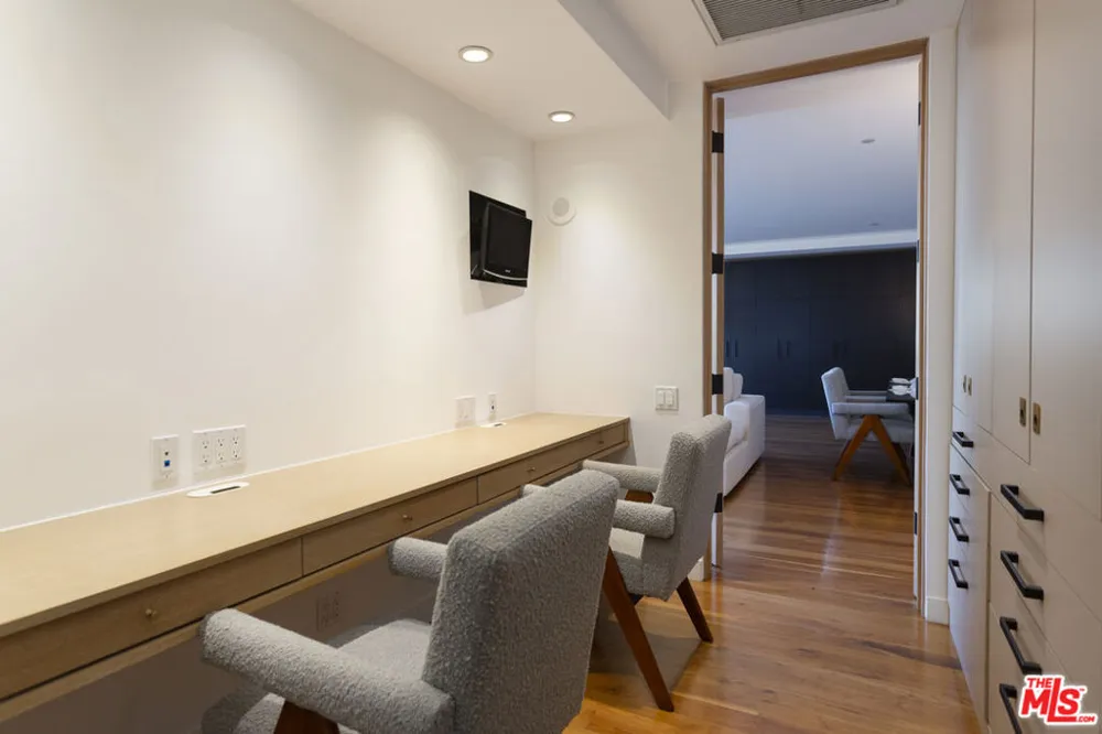 10660 Wilshire Boulevard #1207 Los Angeles, CA 90024