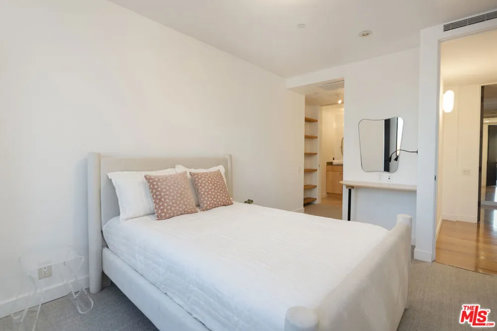 10660 Wilshire Boulevard #1207 Los Angeles, CA 90024