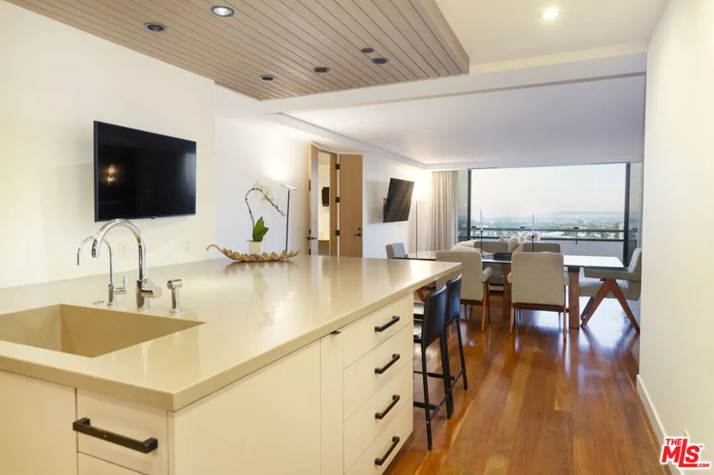 10660 Wilshire Boulevard #1207 Los Angeles, CA 90024