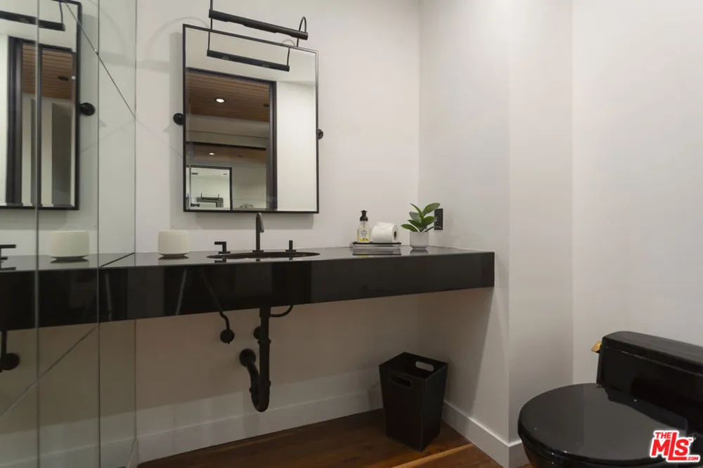 10660 Wilshire Boulevard #1207 Los Angeles, CA 90024
