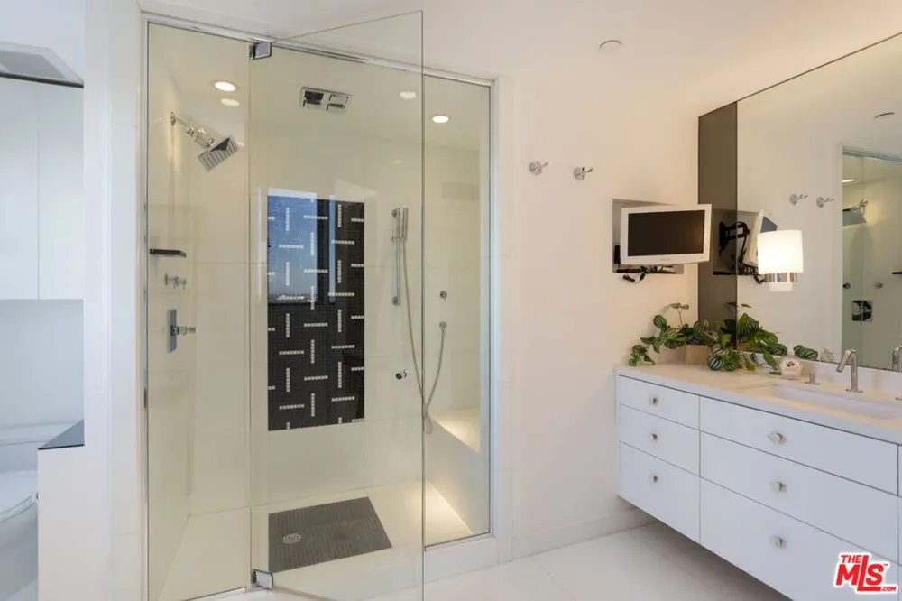 10660 Wilshire Boulevard #1207 Los Angeles, CA 90024
