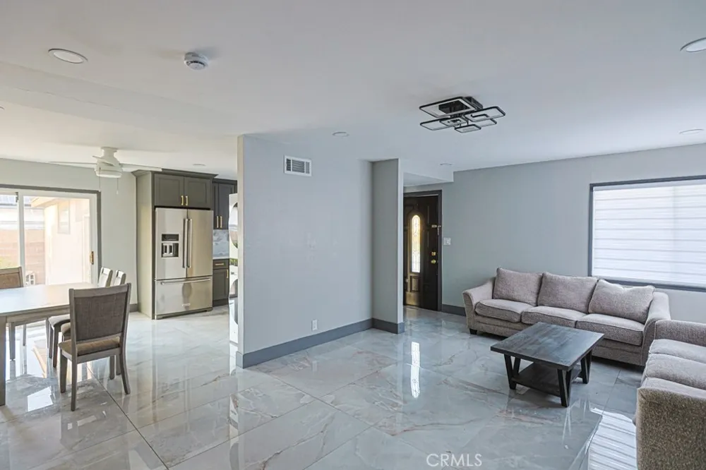 16561 Monroe Huntington Beach, CA 92647